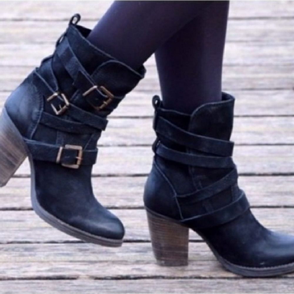 Steve madden Yale boots new in box 8.5